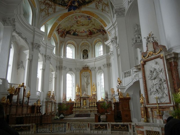 10 Innenraum der von Balthasar Neumann geplanten Klosterkirche