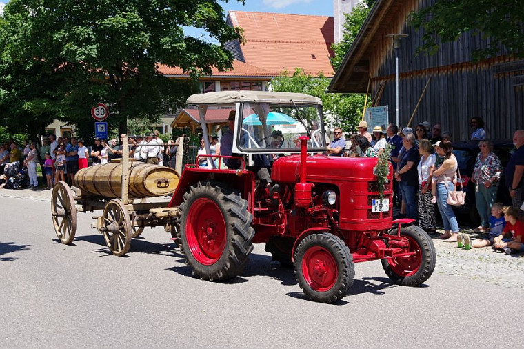 Aktionstag 2002 - der Bsch&uuml;ttetag - kleines Holzbsch&uuml;ttfass