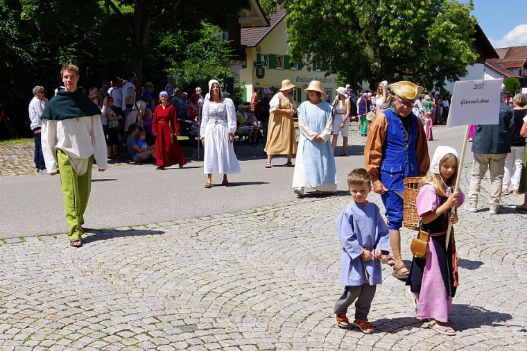 Aktionstag 2012 - Historische Gewandschau - B&auml;uerliche Kleidung in Mittelalter und 18. Jahrhundert