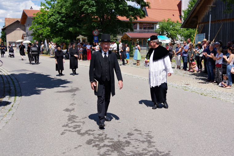 Aktionstag 2006 - Bauernhochzeit - B&uuml;rgermeister, Pfarrer und Hochzeitsgesellschaft